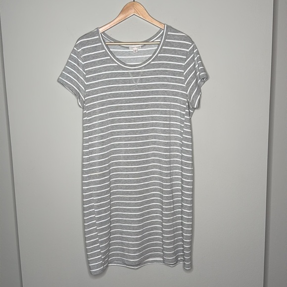 Melrose and Market Short Sleeve Striped Tee Shirt Dress Gray & White Size Large - Picture 1 of 5